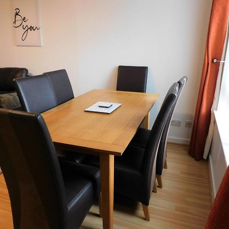2 Bed Apt On Quiet Cul-De-Sac, Fab Location Paisley Kültér fotó
